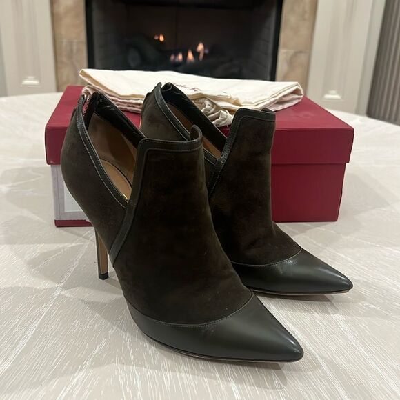 Salvatore Ferragamo Suede Heeled Booties Women's Size: 7.5 B - Picture 1 of 12